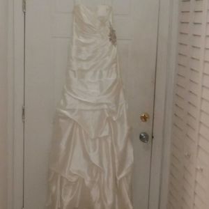 Wedding dress  never  worned